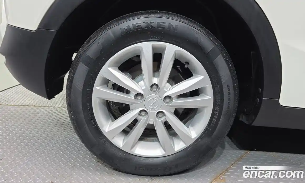 SsangYong TIBOLI 2015 1.6 автомат (гидро), фото 5