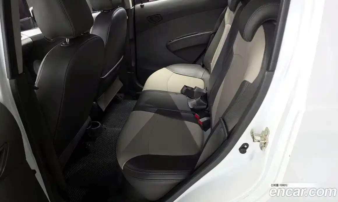 Chevrolet Spark 2012 1.0 автомат (гидро), фото 12