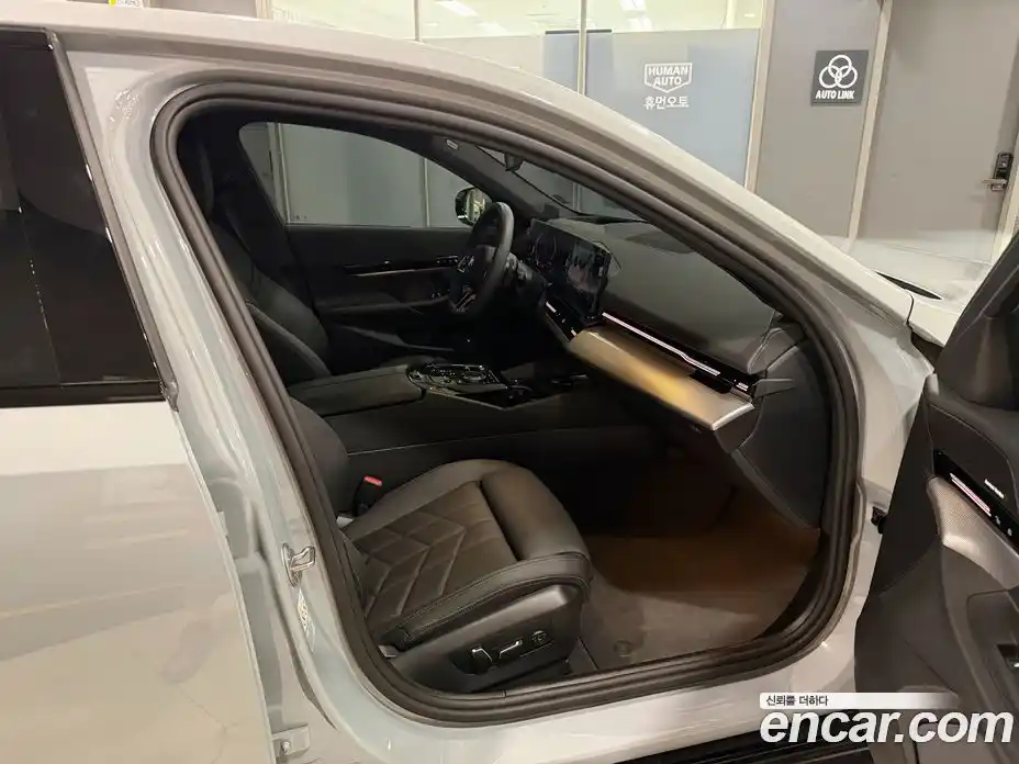 BMW 5 серия 2024 2.0 автомат (гидро), фото 13