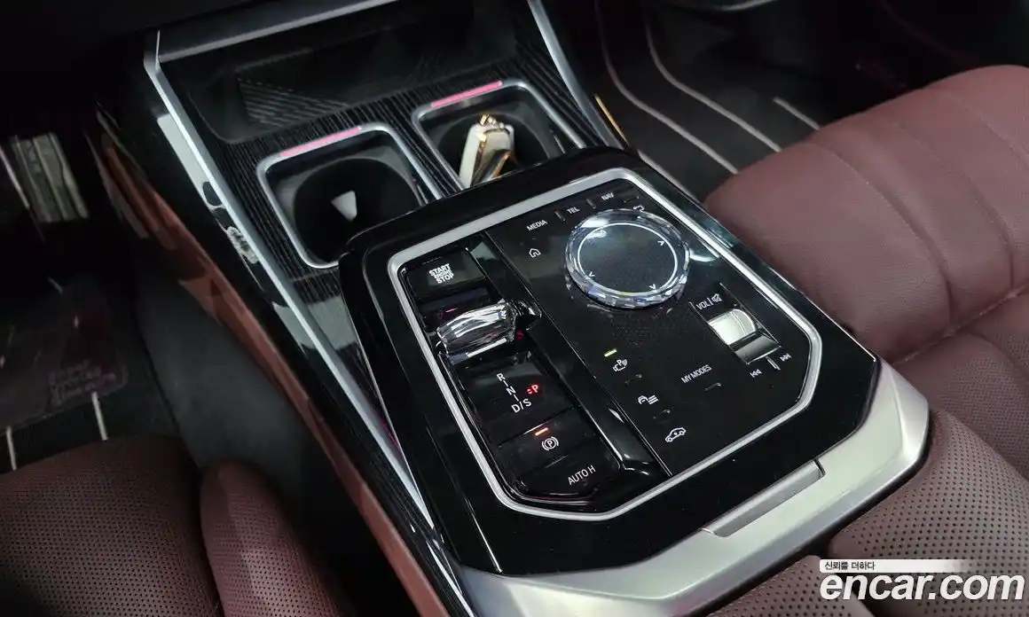 BMW 7 серия 2025 3.0 автомат (гидро), фото 12