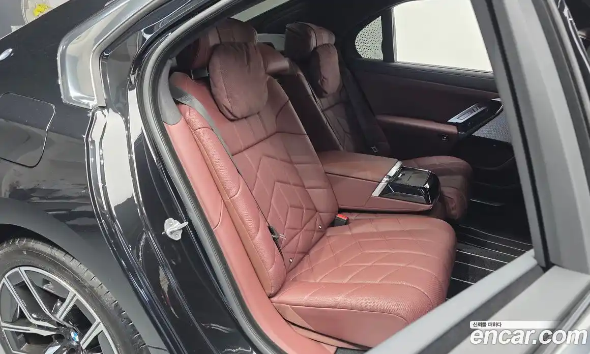 BMW 7 серия 2025 3.0 автомат (гидро), фото 17