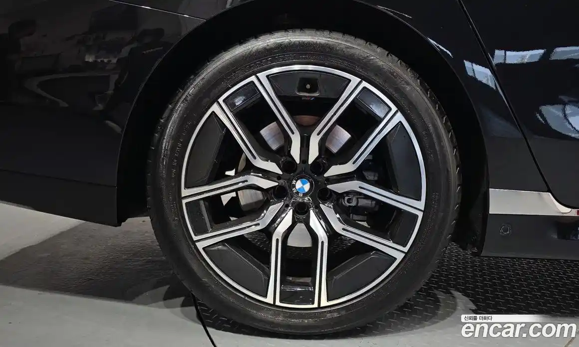 BMW 7 серия 2025 3.0 автомат (гидро), фото 7