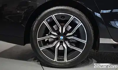 BMW 7 серия 2025 3.0 автомат (гидро), миниатюра 7