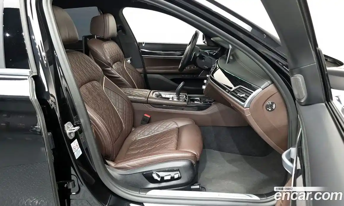 BMW 7 серия 2021 3.0 автомат (гидро), фото 16