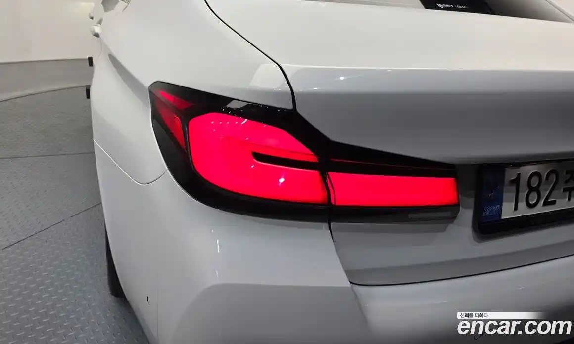 BMW 5 серия 2021 2.0 автомат (гидро), фото 9