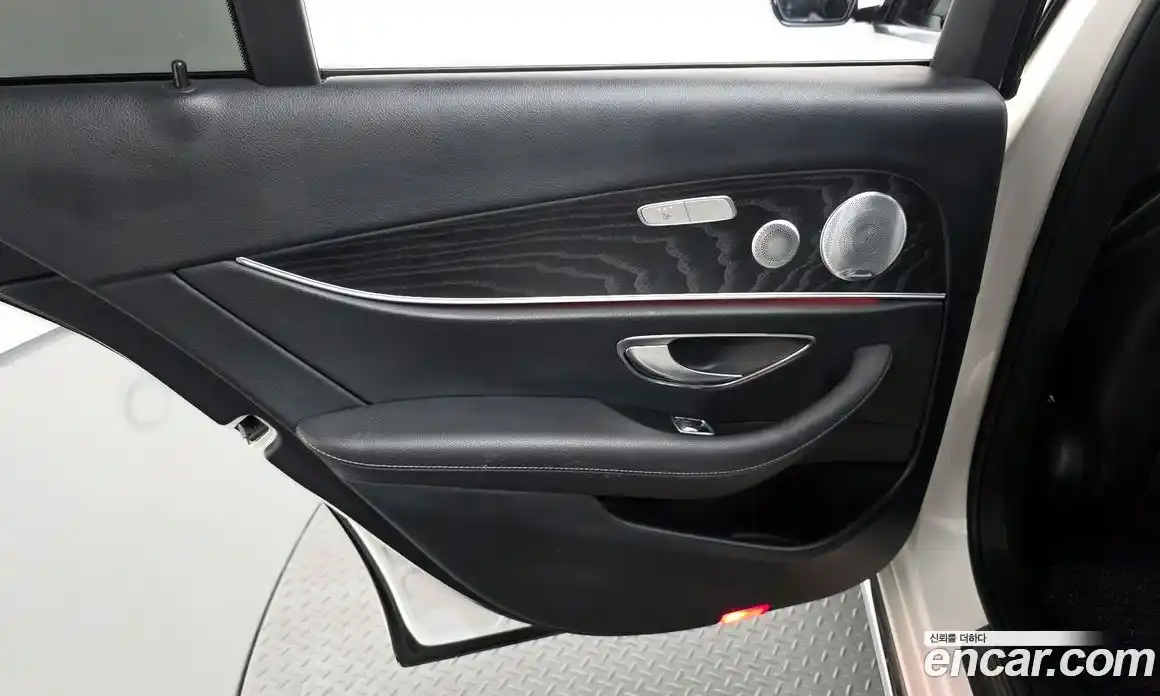 Mercedes-Benz E-Class 2019 2.0 автомат (гидро), фото 15