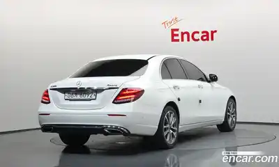 Mercedes-Benz E-Class 2019 2.0 автомат (гидро), миниатюра 2