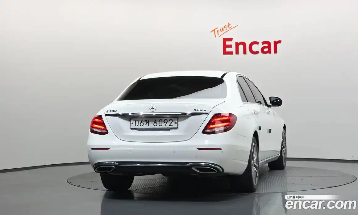Mercedes-Benz E-Class 2019 2.0 автомат (гидро), фото 4