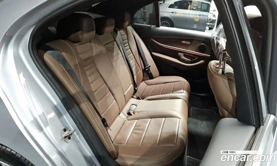 Mercedes-Benz E-Class 2022 2.0 гидро, фото 17