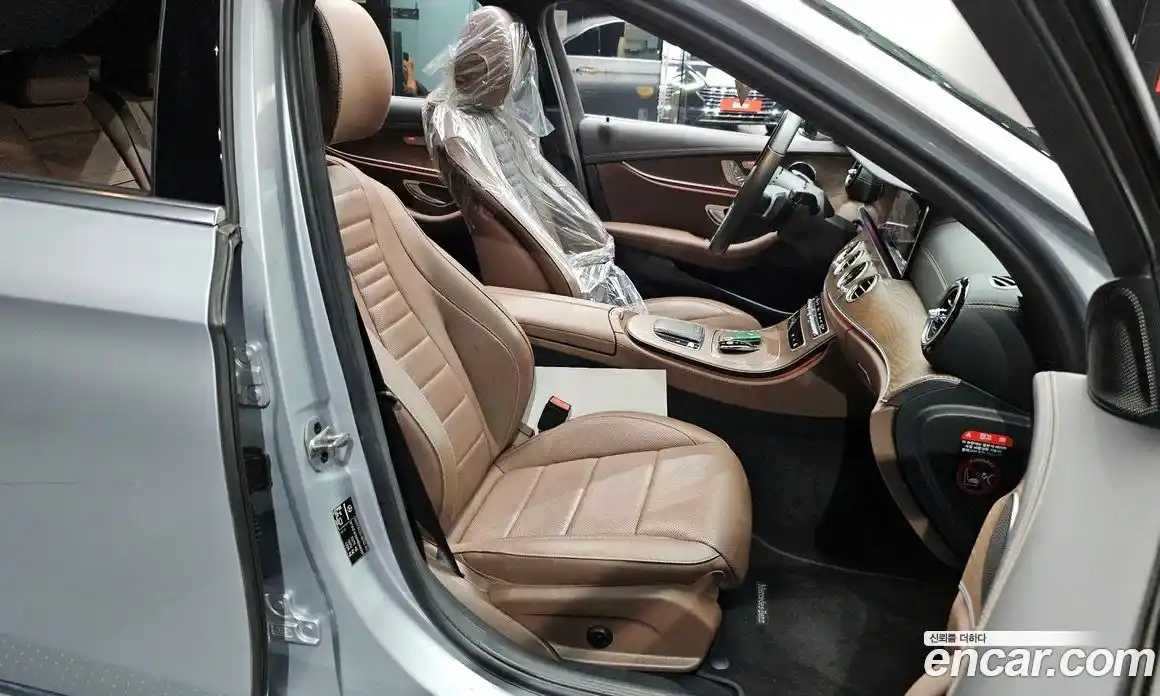 Mercedes-Benz E-Class 2022 2.0 гидро, фото 18