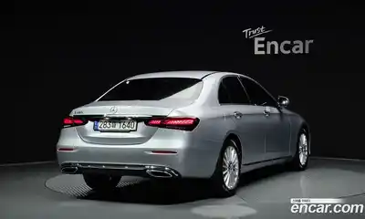Mercedes-Benz E-Class 2022 2.0 гидро, миниатюра 2