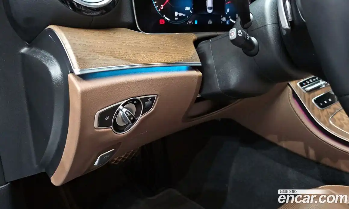 Mercedes-Benz E-Class 2022 2.0 гидро, фото 29