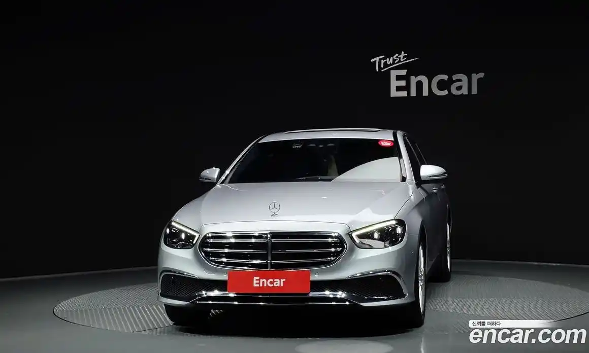 Mercedes-Benz E-Class 2022 2.0 гидро, фото 3
