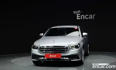 Mercedes-Benz E-Class 2022 2.0 гидро, миниатюра 3