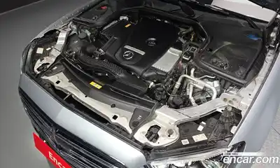 Mercedes-Benz E-Class 2022 2.0 гидро, миниатюра 6