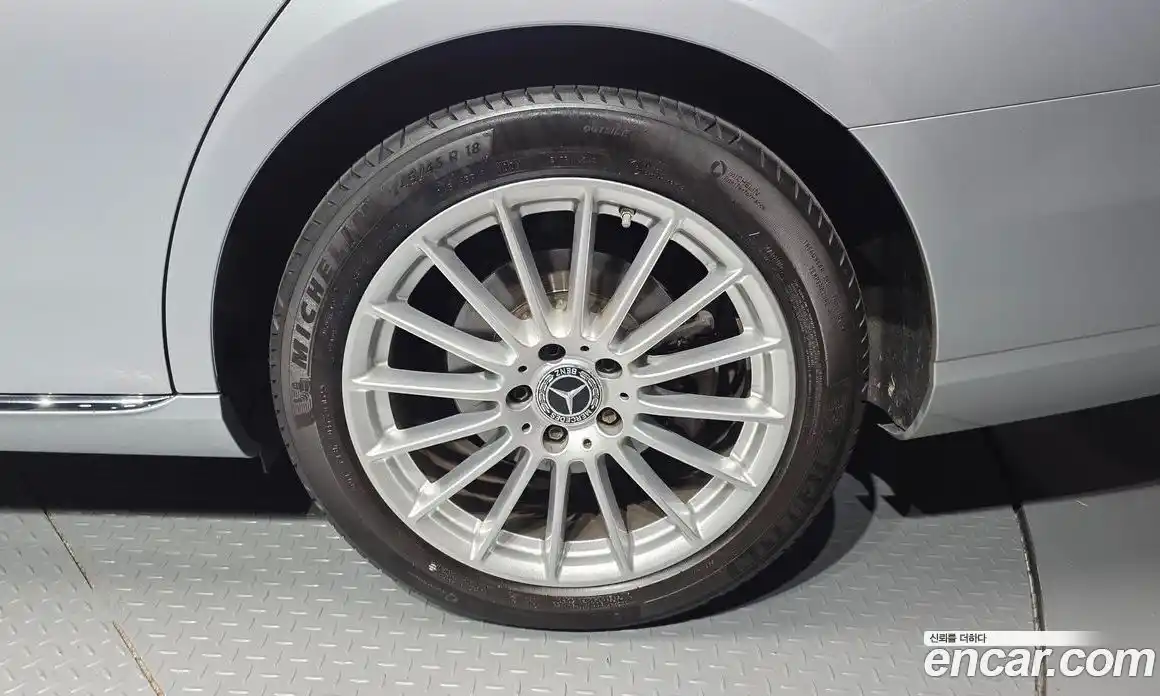 Mercedes-Benz E-Class 2022 2.0 гидро, фото 7