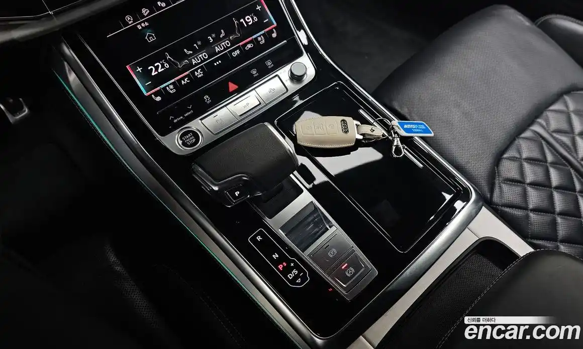 Audi Q8 2023 3.0 автомат (гидро), фото 11
