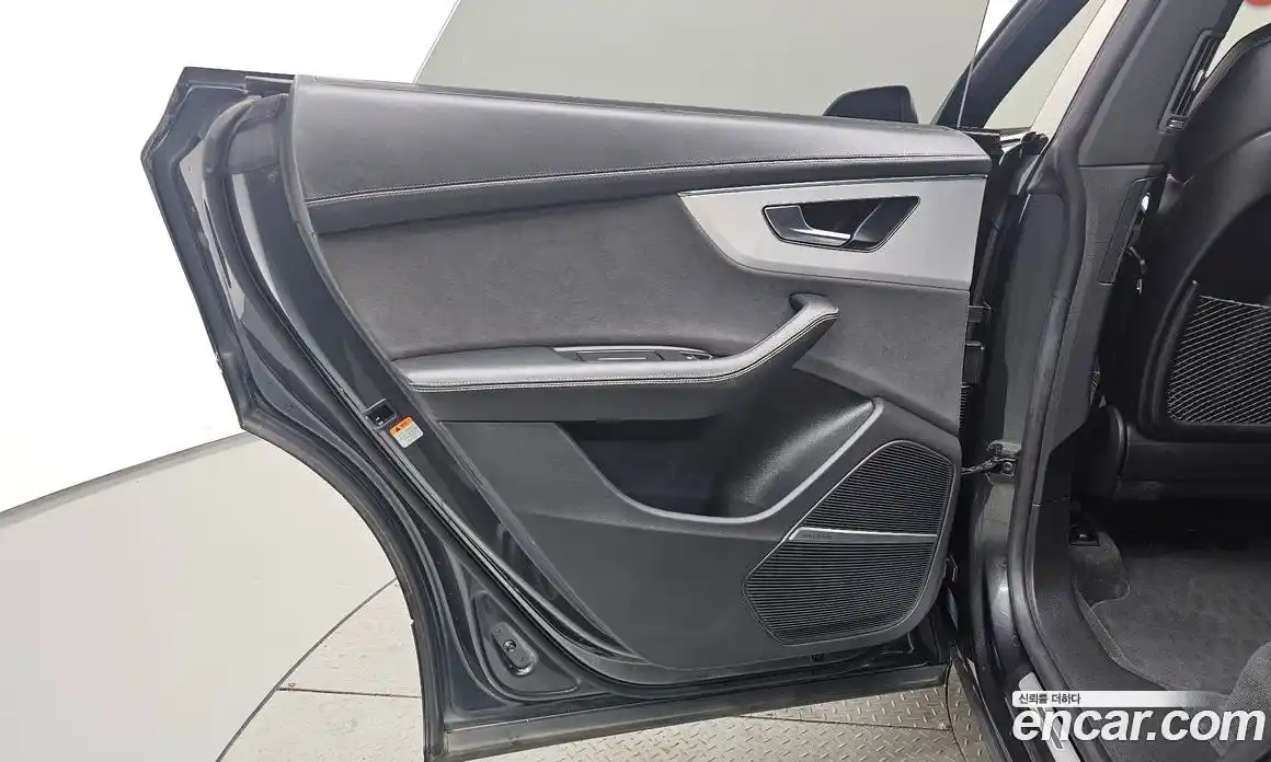 Audi Q8 2023 3.0 автомат (гидро), фото 14