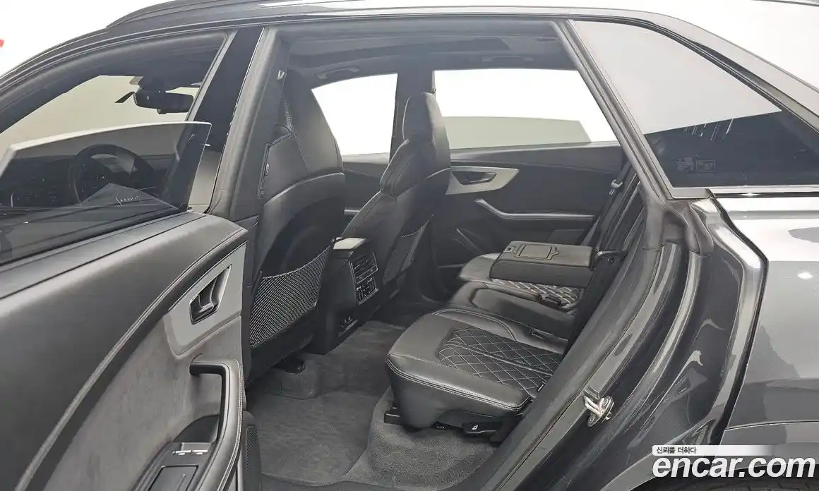 Audi Q8 2023 3.0 автомат (гидро), фото 15