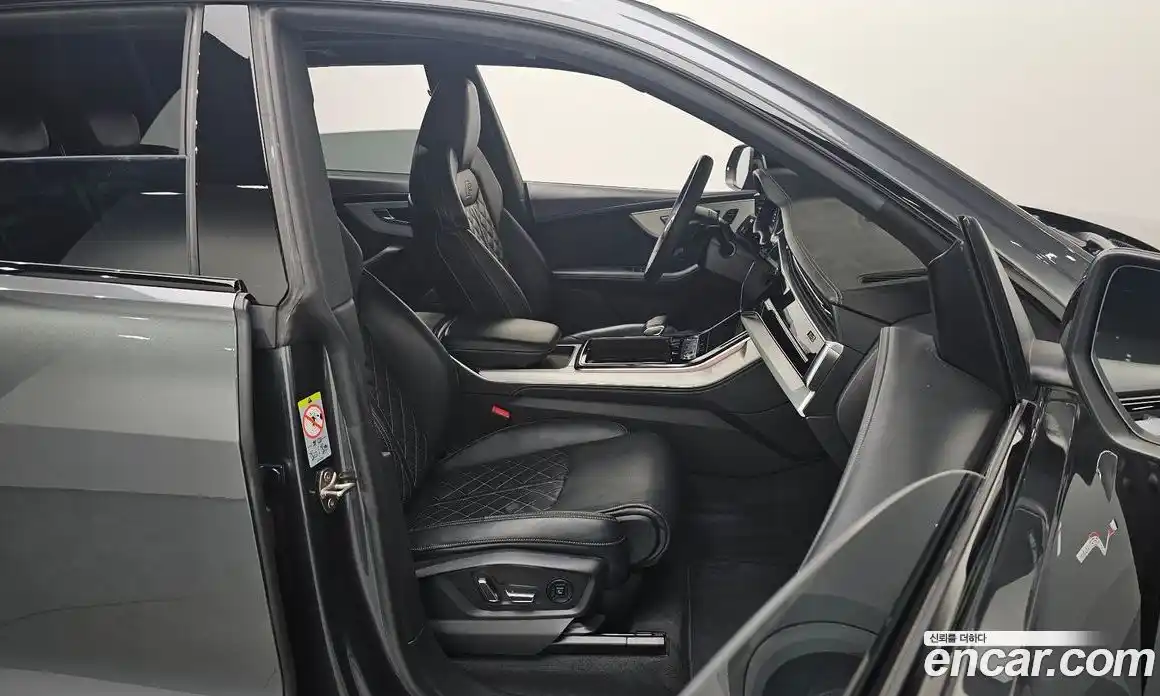Audi Q8 2023 3.0 автомат (гидро), фото 16