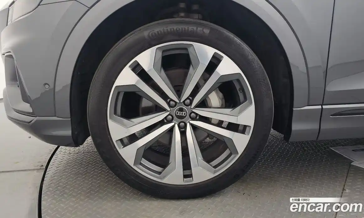 Audi Q8 2023 3.0 автомат (гидро), фото 4