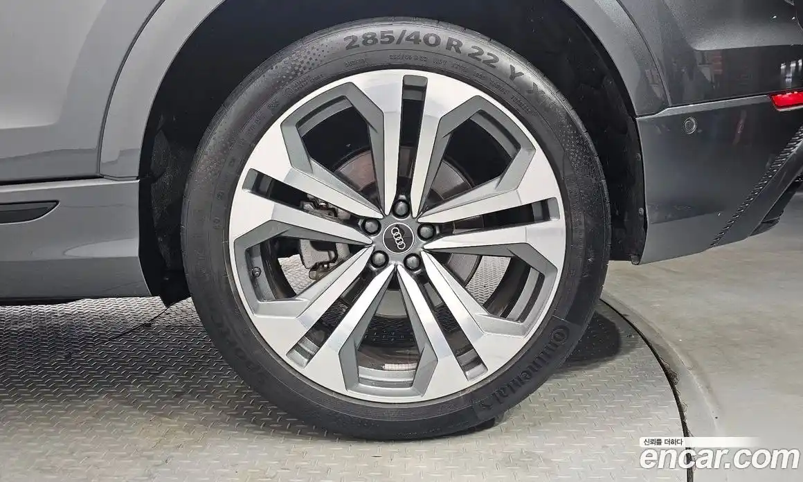 Audi Q8 2023 3.0 автомат (гидро), фото 6