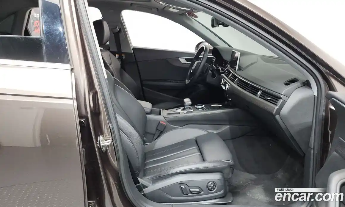 Audi A4 2018 2.0 автомат (гидро), фото 16