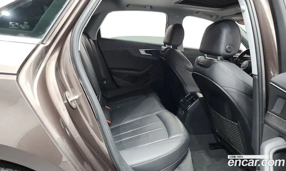 Audi A4 2018 2.0 автомат (гидро), фото 17