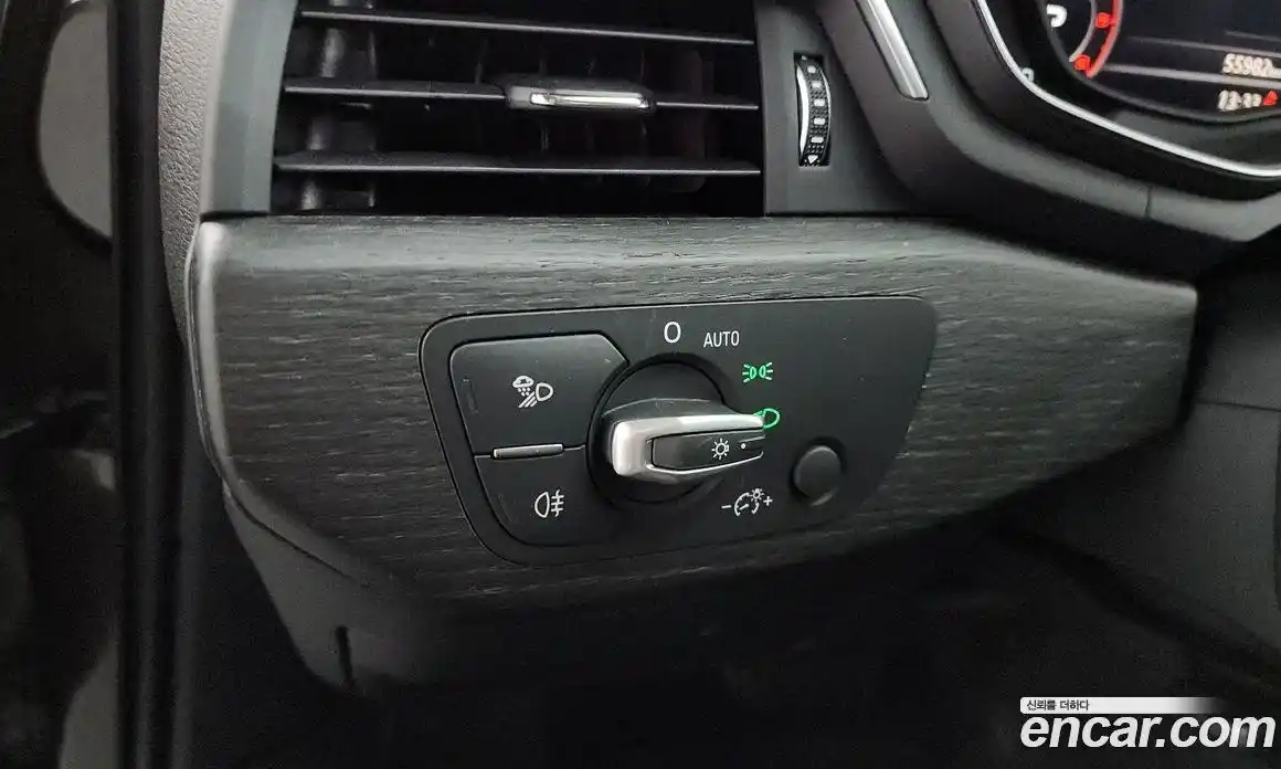 Audi A4 2018 2.0 автомат (гидро), фото 30
