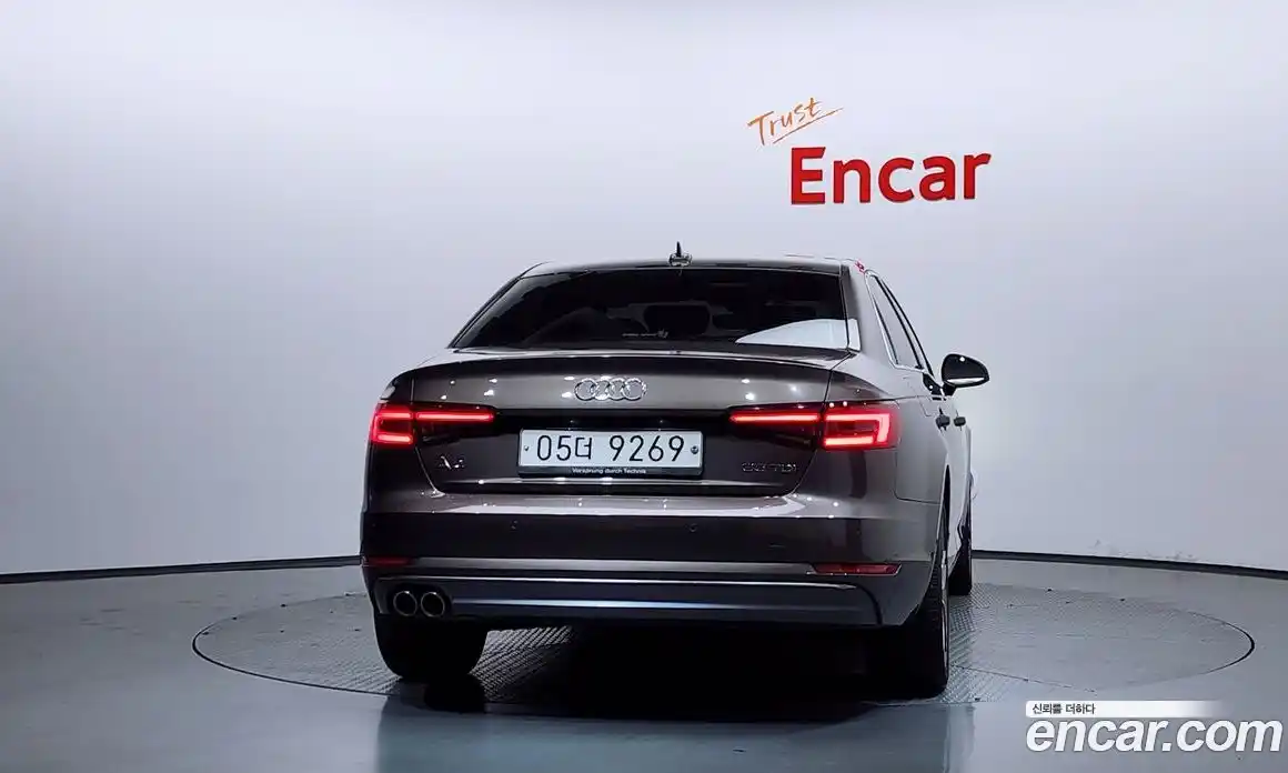 Audi A4 2018 2.0 автомат (гидро), фото 4
