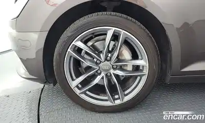 Audi A4 2018 2.0 автомат (гидро), миниатюра 5