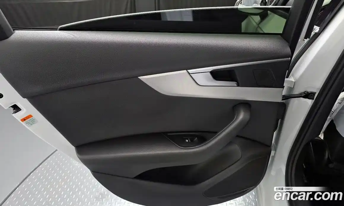 Audi A4 2019 2.0 автомат (гидро), фото 15