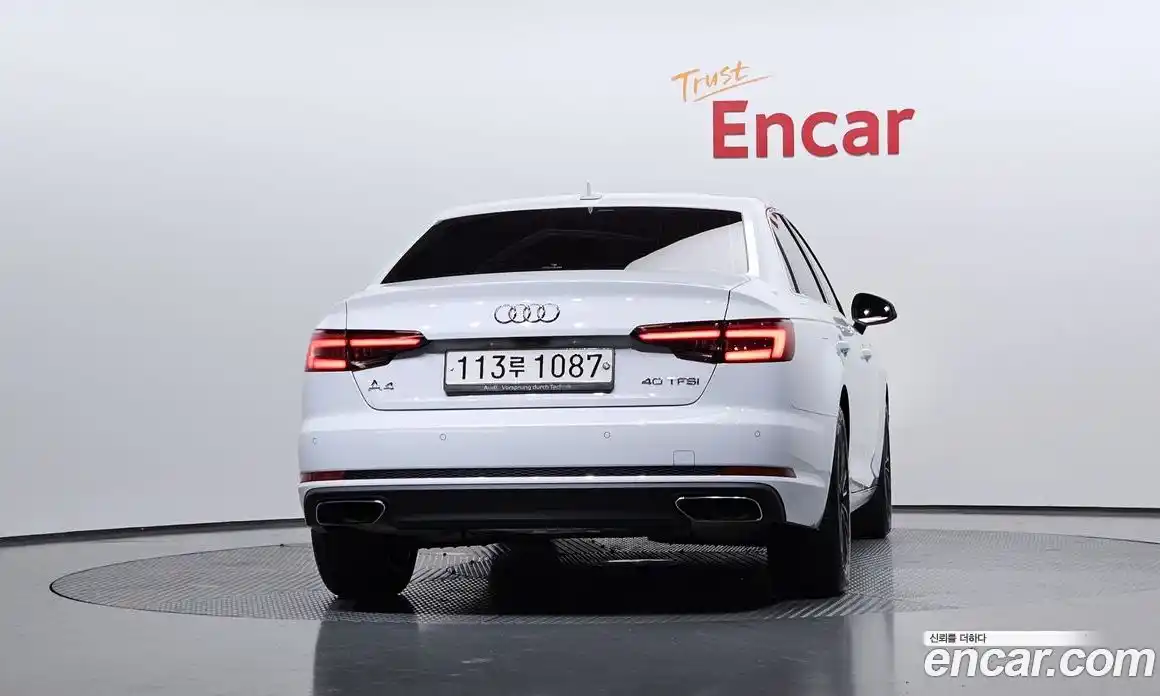 Audi A4 2019 2.0 автомат (гидро), фото 4