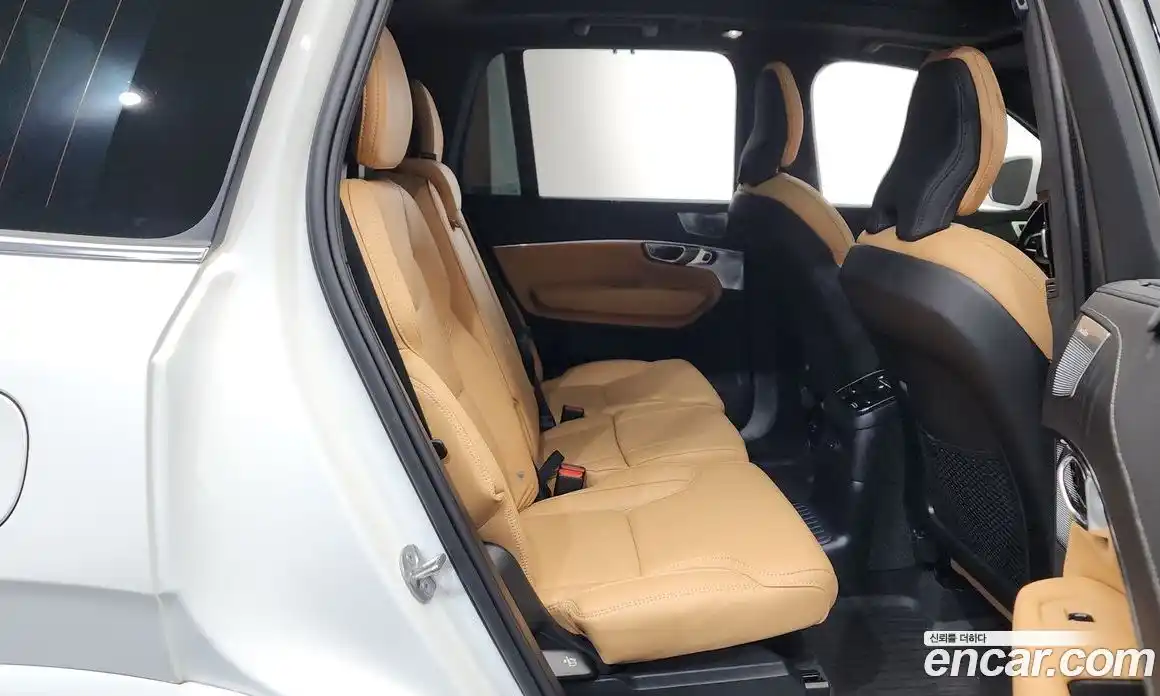 Volvo XC90 2024 2.0 автомат (гидро), фото 17