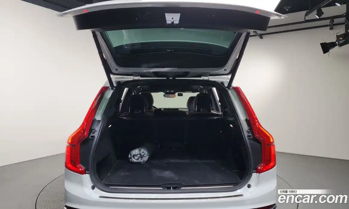 Volvo XC90 2024 2.0 автомат (гидро), фото 26