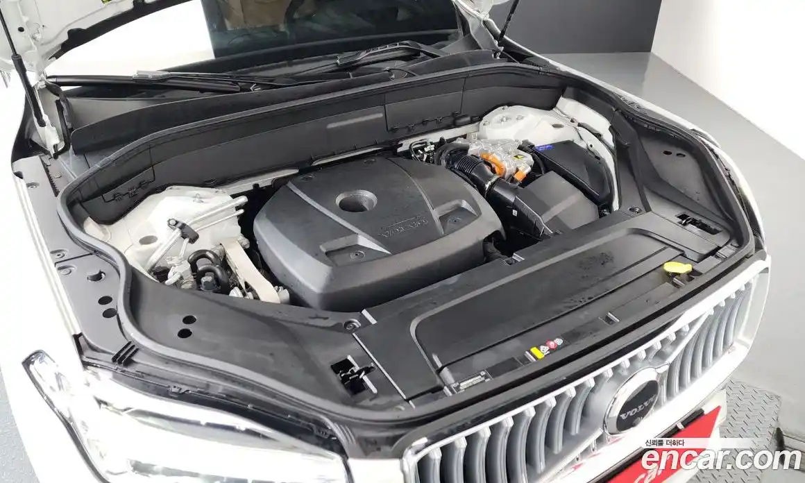 Volvo XC90 2024 2.0 автомат (гидро), фото 6