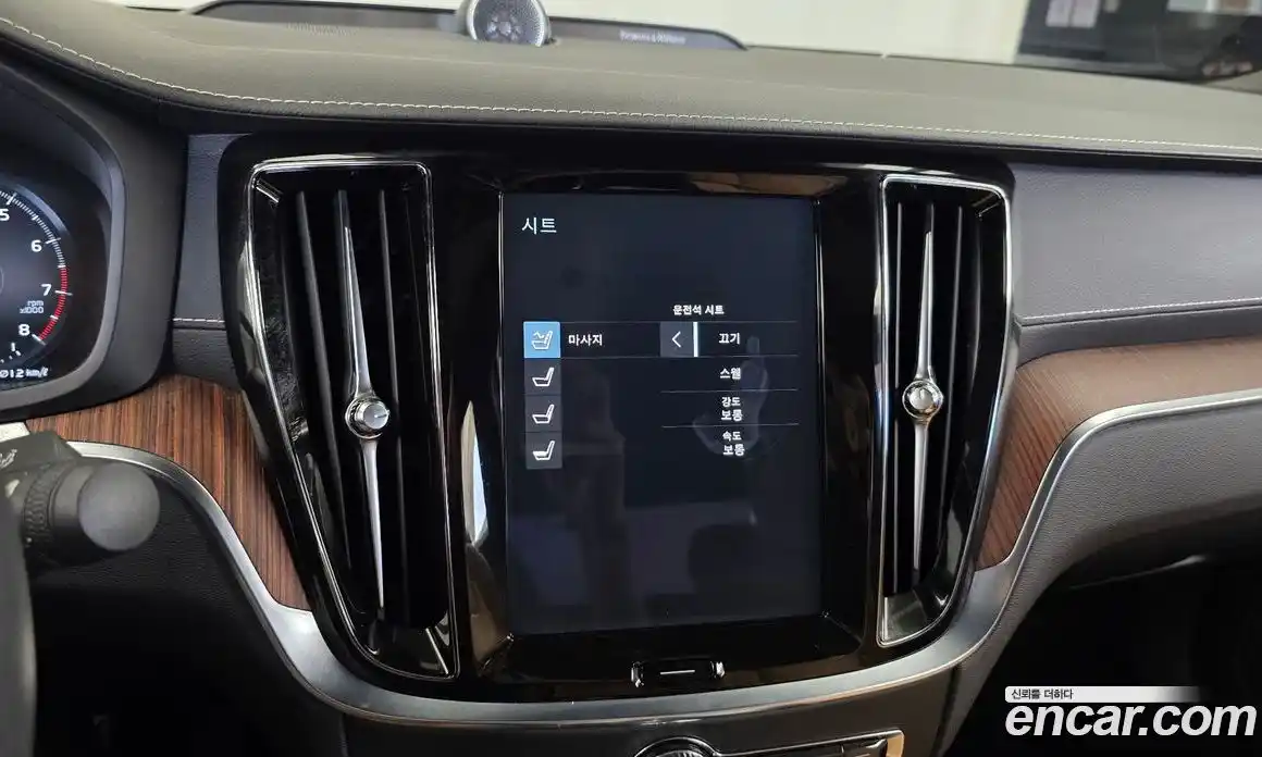 Volvo S60 2021 2.0 автомат (гидро), фото 31