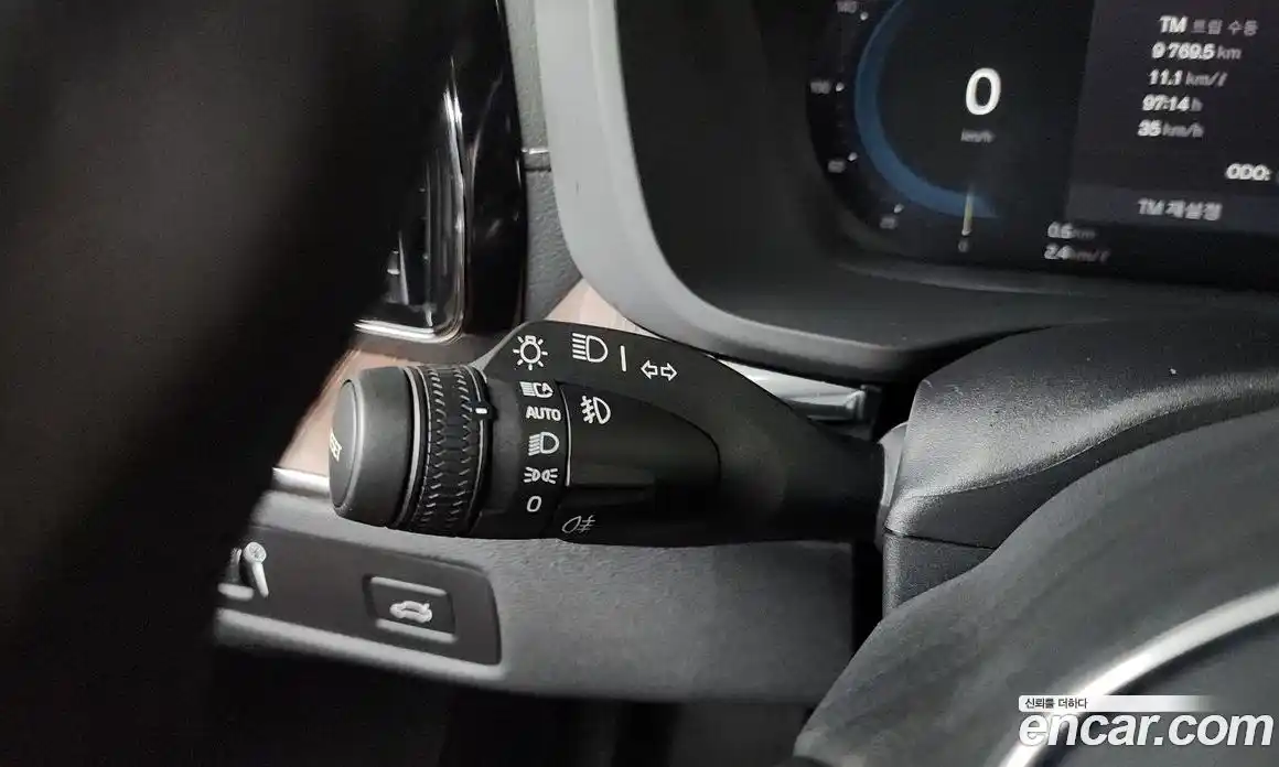 Volvo XC60 2022 2.0 автомат (гидро), фото 38