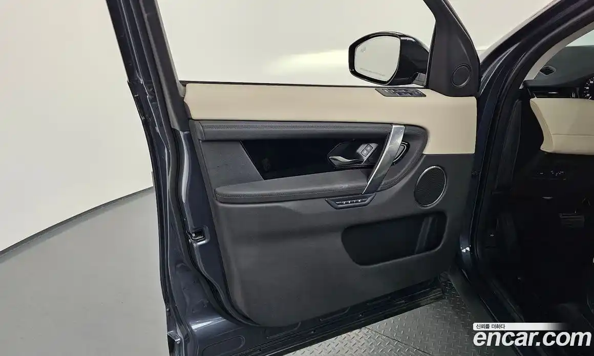 Land Rover Discovery Sport 2025 2.0 автомат (гидро), фото 13