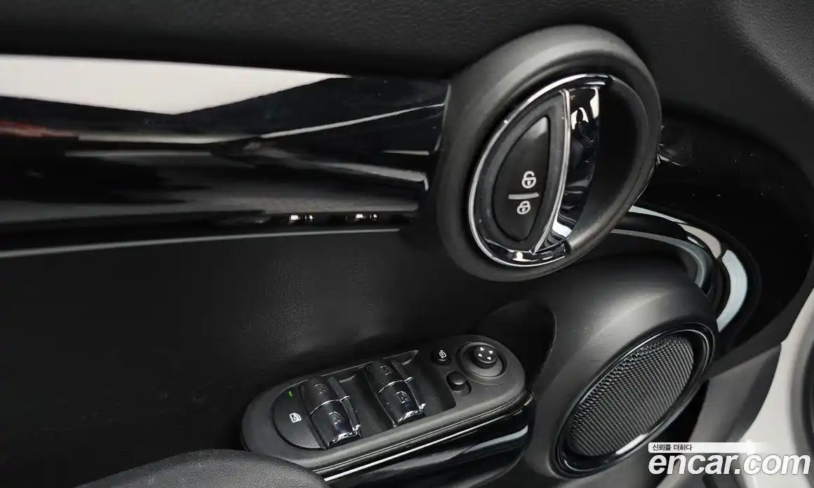 Mini Cooper 2023 1.5 автомат (гидро), фото 16