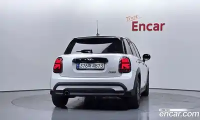 Mini Cooper 2023 1.5 автомат (гидро), миниатюра 4