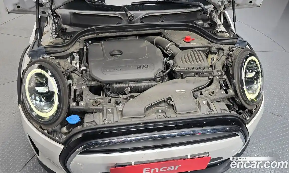 Mini Cooper 2023 1.5 автомат (гидро), фото 6