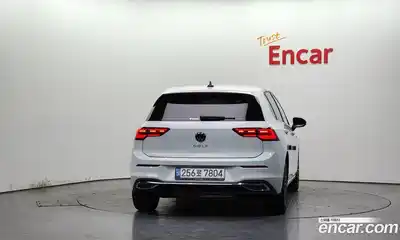 Volkswagen Golf 2024 2.0 автомат (гидро), миниатюра 4