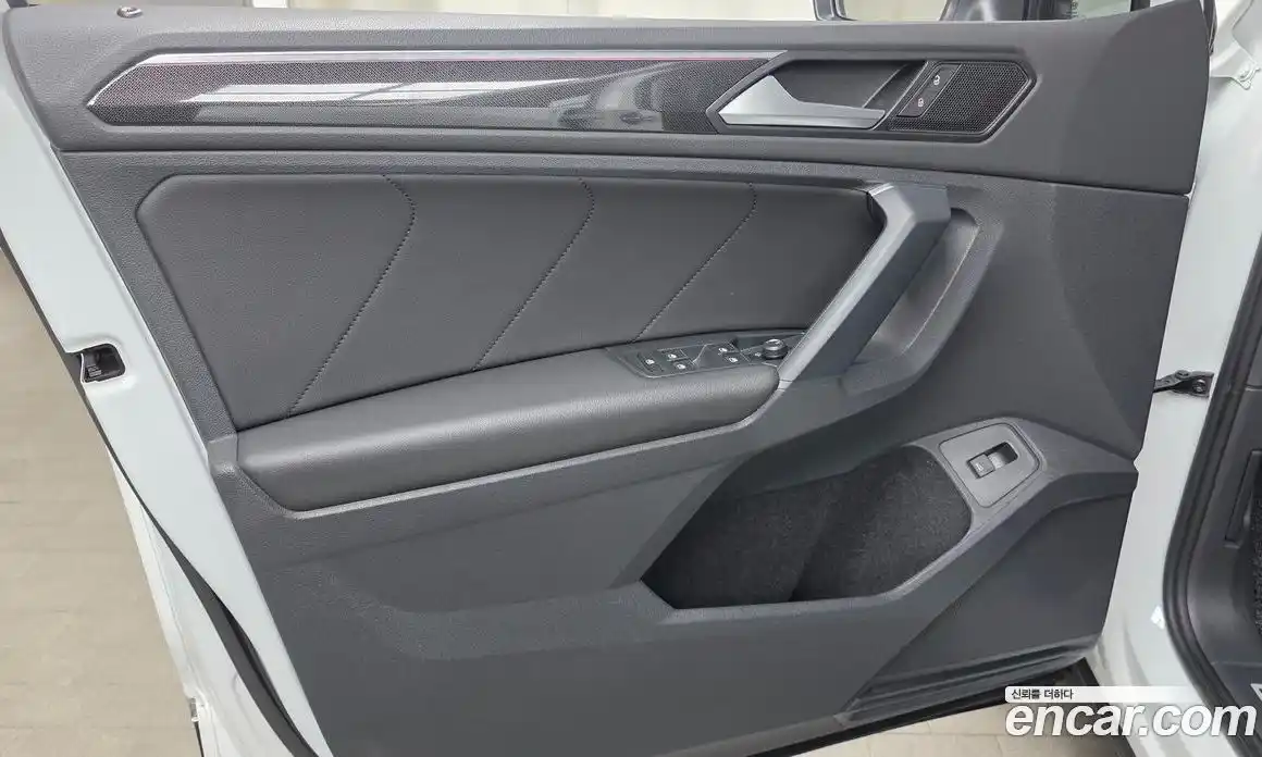 Volkswagen Tiguan 2022 2.0 автомат (гидро), фото 14
