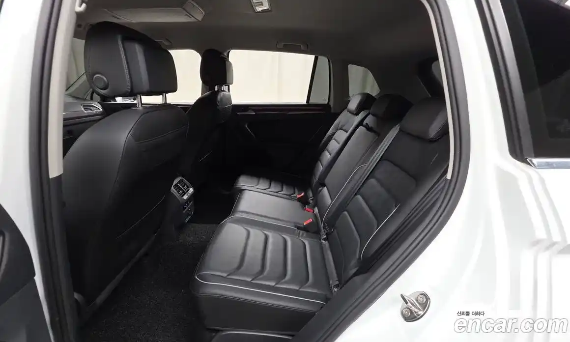Volkswagen Tiguan 2022 2.0 автомат (гидро), фото 16