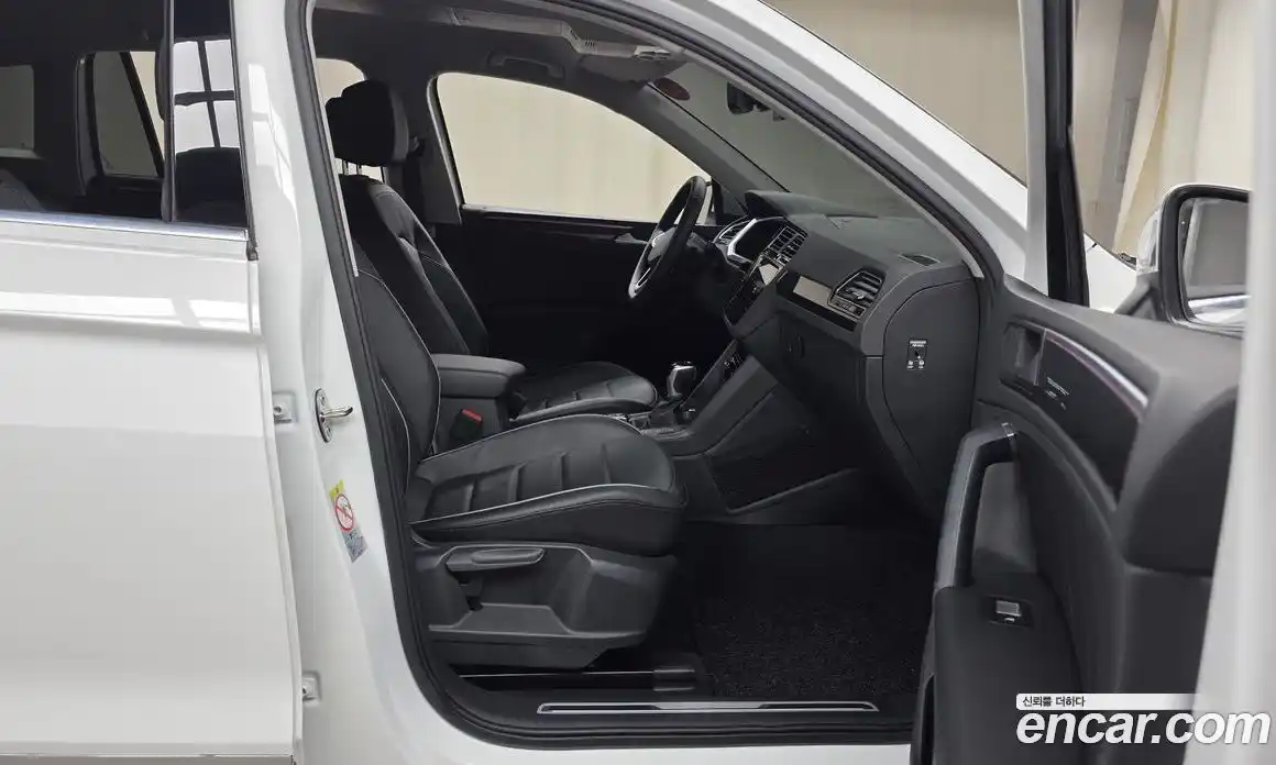 Volkswagen Tiguan 2022 2.0 автомат (гидро), фото 17