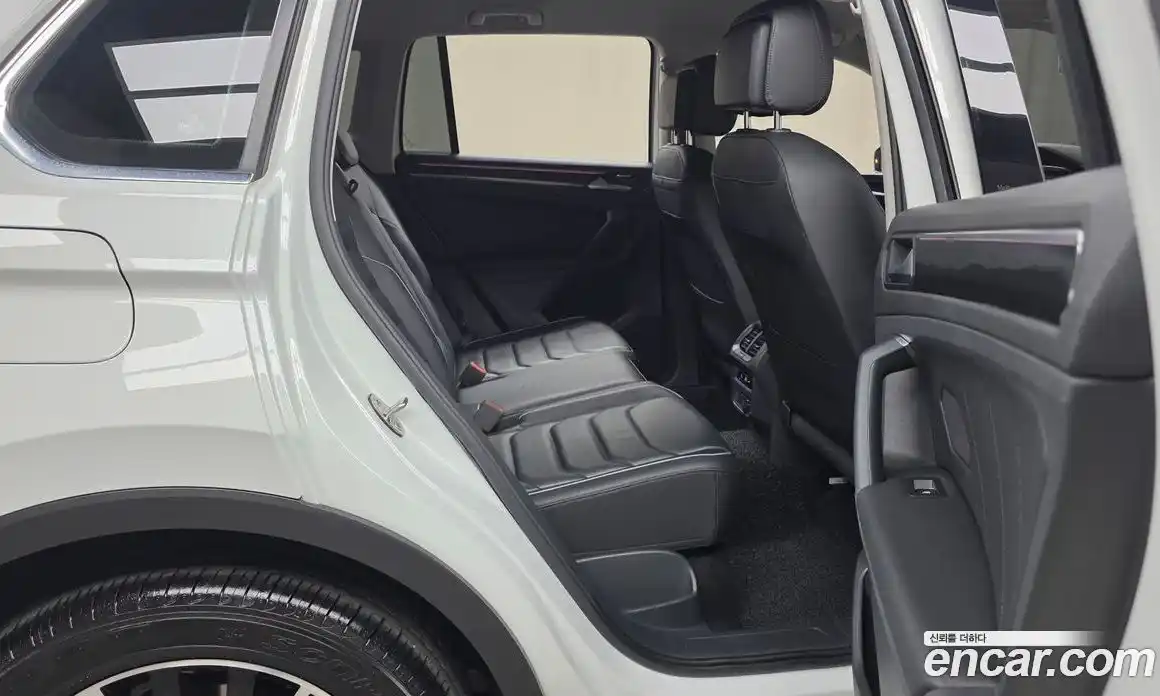 Volkswagen Tiguan 2022 2.0 автомат (гидро), фото 18