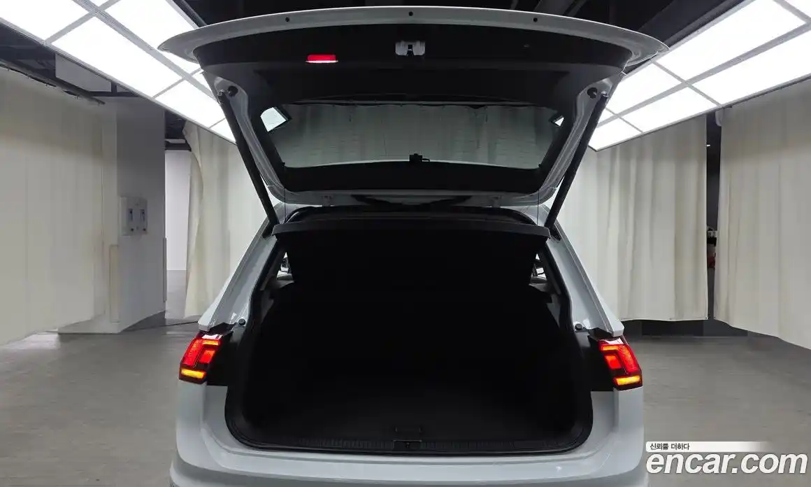 Volkswagen Tiguan 2022 2.0 автомат (гидро), фото 26
