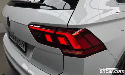 Volkswagen Tiguan 2022 2.0 автомат (гидро), миниатюра 9