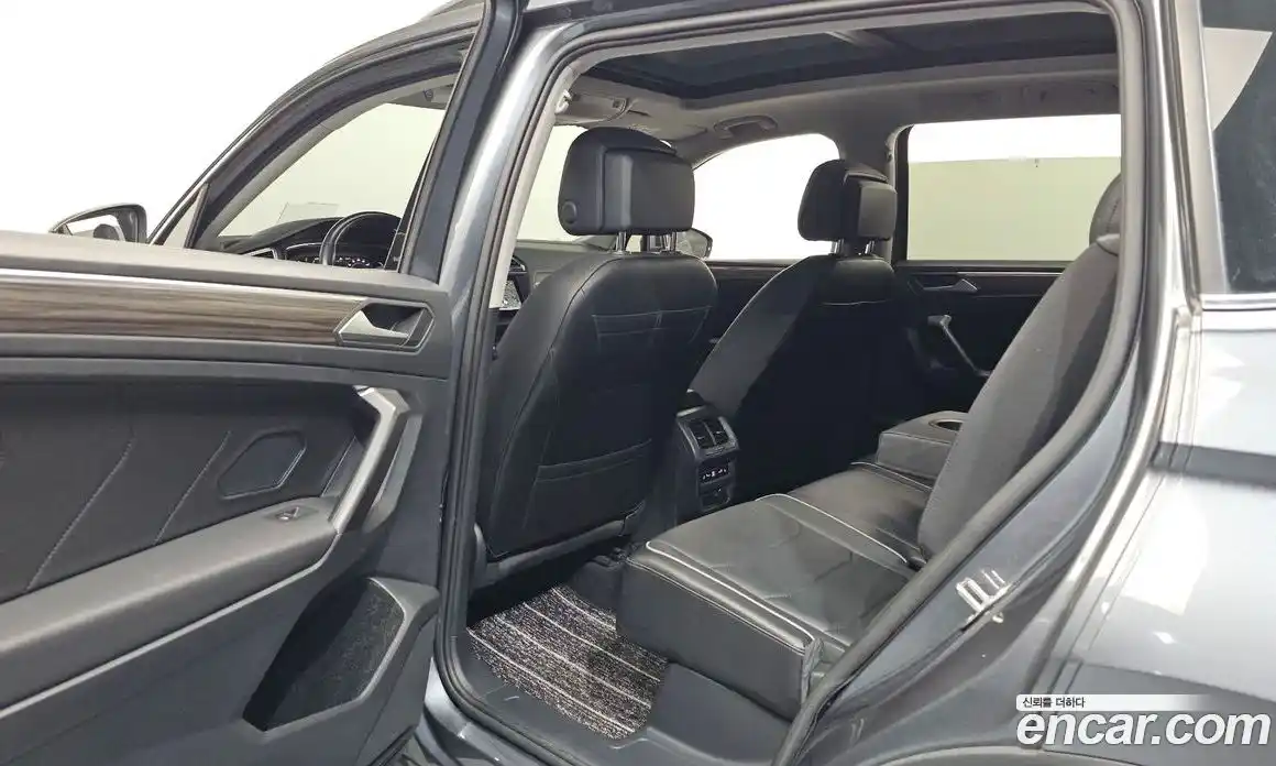 Volkswagen Tiguan 2022 2.0 автомат (гидро), фото 11